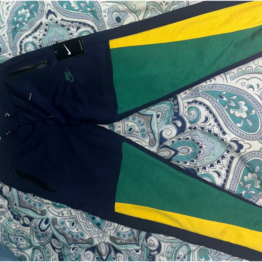 Nike tech sweat pants